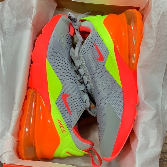 NIKE AIR MAX 270 GS 'WOLF GREY HOT PUNCH' - Picture 2 of 16